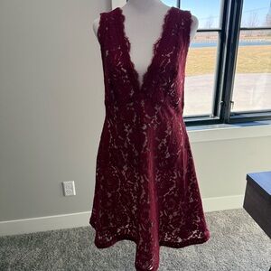 Lulu new w/o tag. Size Large. Pockets. Back zip